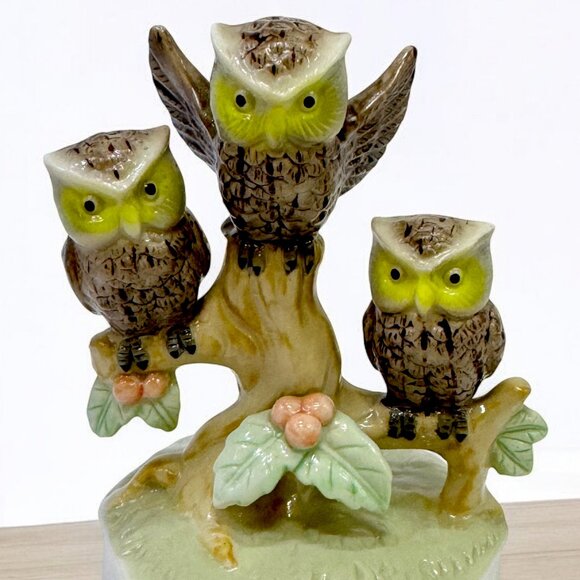 Vintage Owls Musical Figurine Porcelain song Beautiful Morning *VIDEO* - Picture 5 of 7